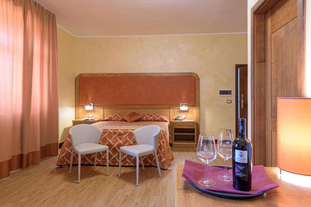 Hotel Leone De Castris Wine 3*