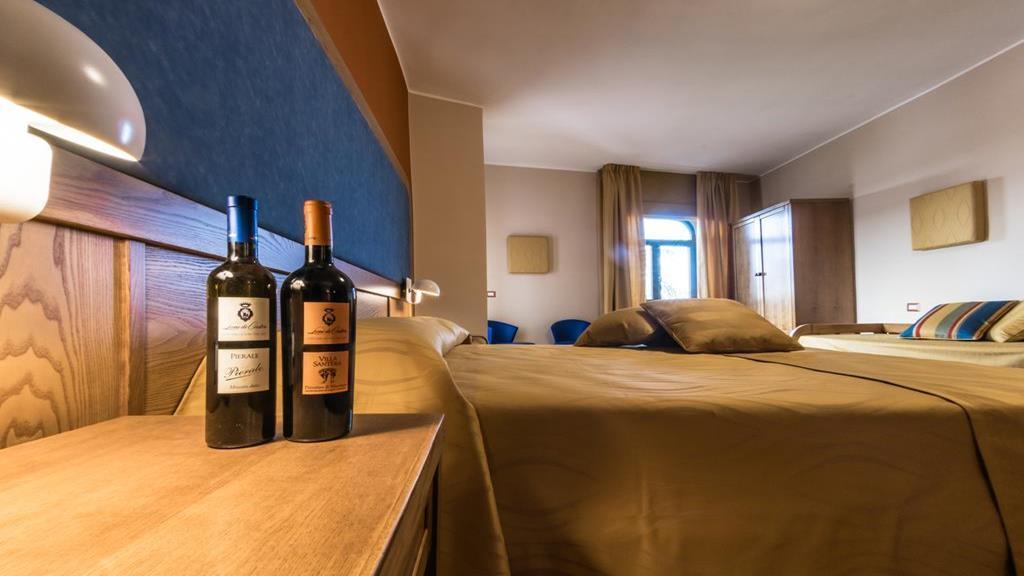 Hotel Leone De Castris Wine 3*
